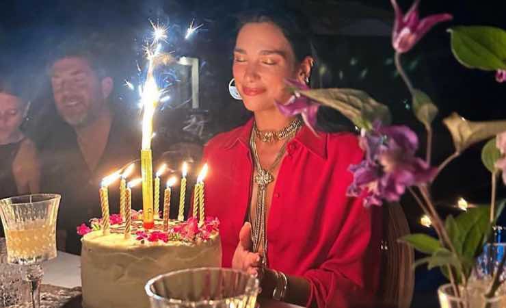 foto dua lipa compleanno