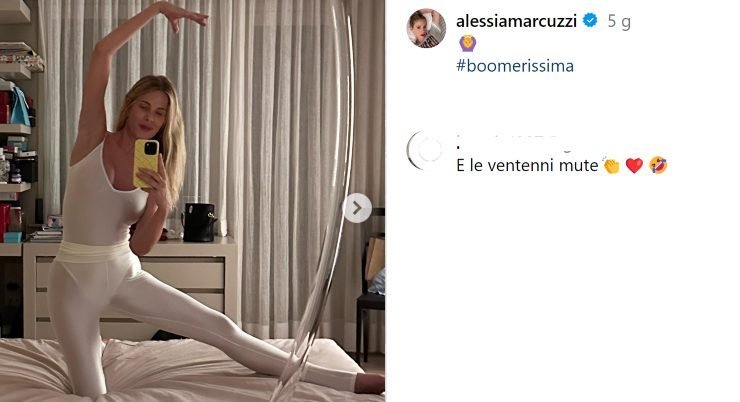 alessia marcuzzi scatto tutina social