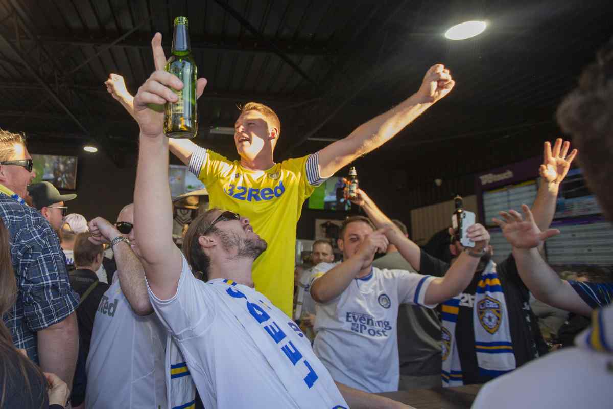 Pub con tifosi del Leeds United