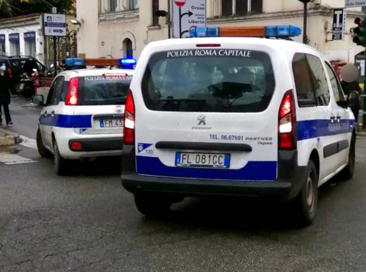 Polizia blitz anziani