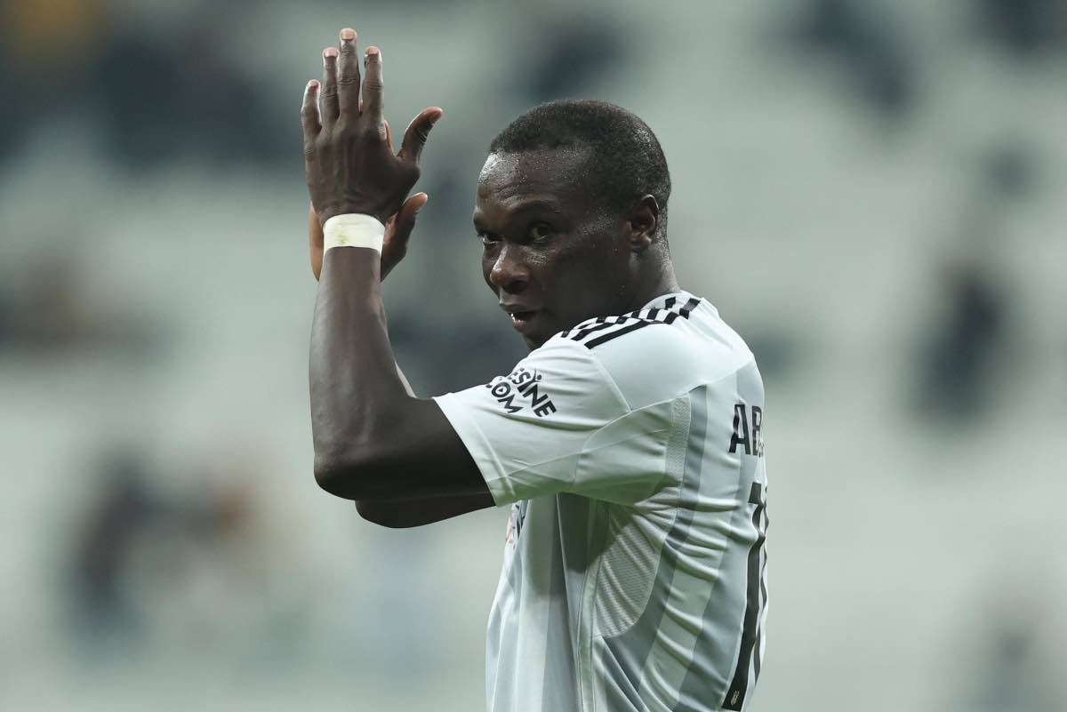 Aboubakar finge di essersi infortunato