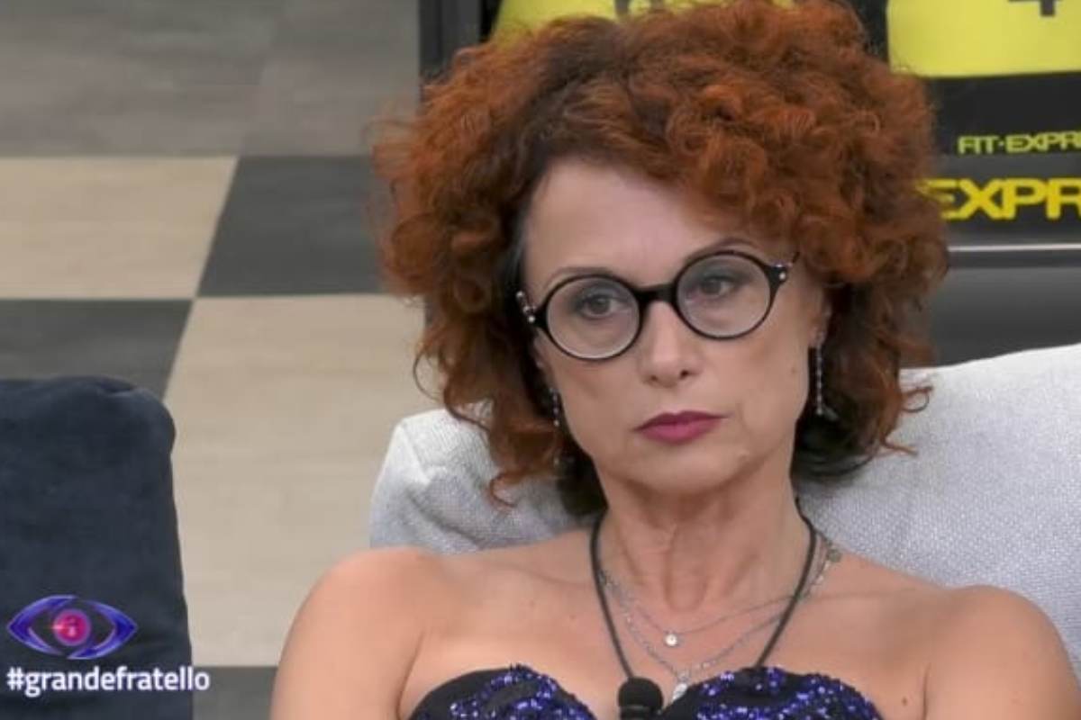 Beatrice Luzzi ha ceduto al ritocchino Cosa viene fuori sulla