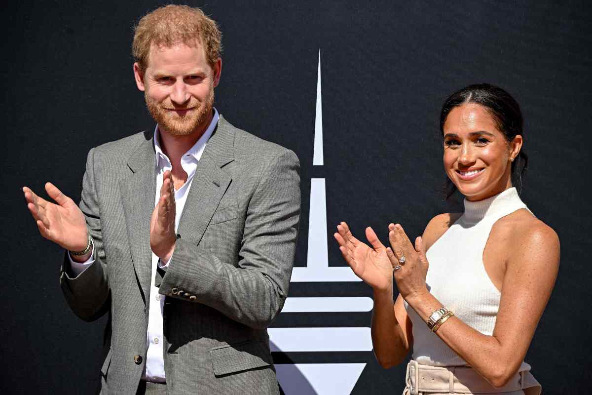 harry meghan piano