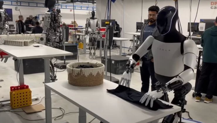 nuovo robot di tesla in arrivo