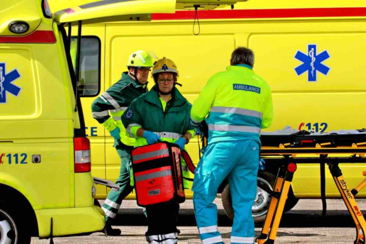 Ricevuto l'allarme, l'uomo è stato portato subito in ospedlae