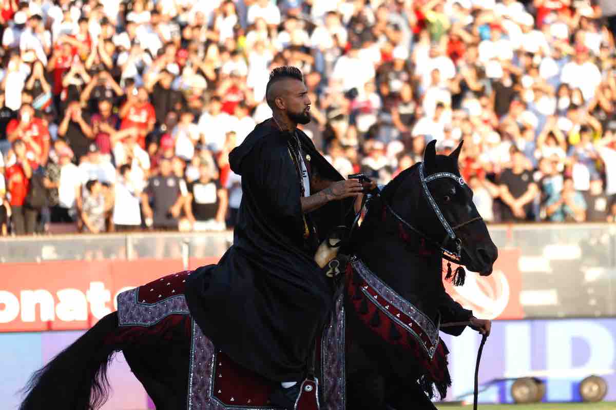 Arturo Vidal e la presentazione al Colo Colo