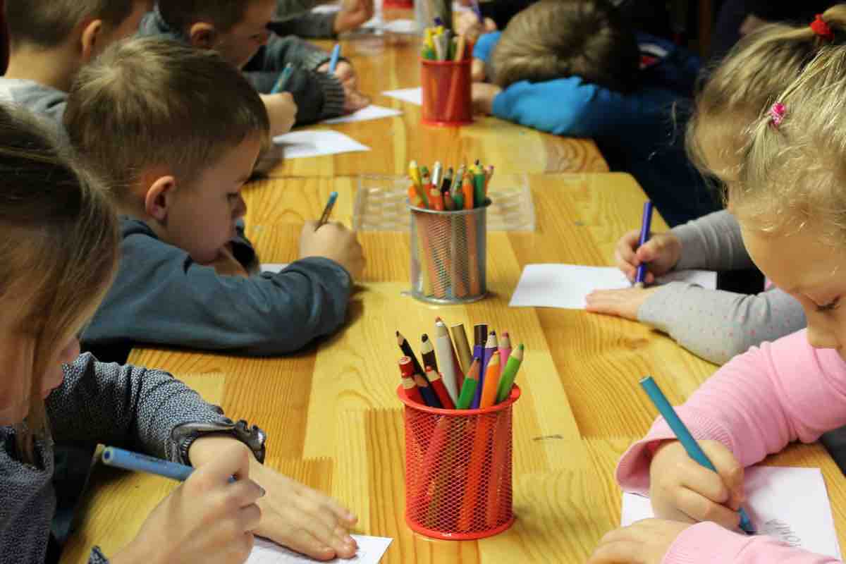 Assistente accusata di rapimento di bambini