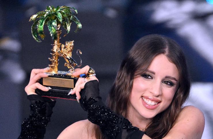 Angelina Mango vince Sanremo, i vicini di casa: "E' una ragazza semplice"
