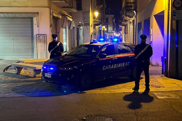 Uomo ucciso in strada