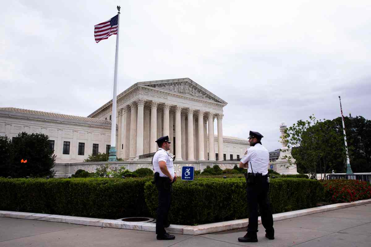 Ok ad arresto migranti in Texas da parte della polizia