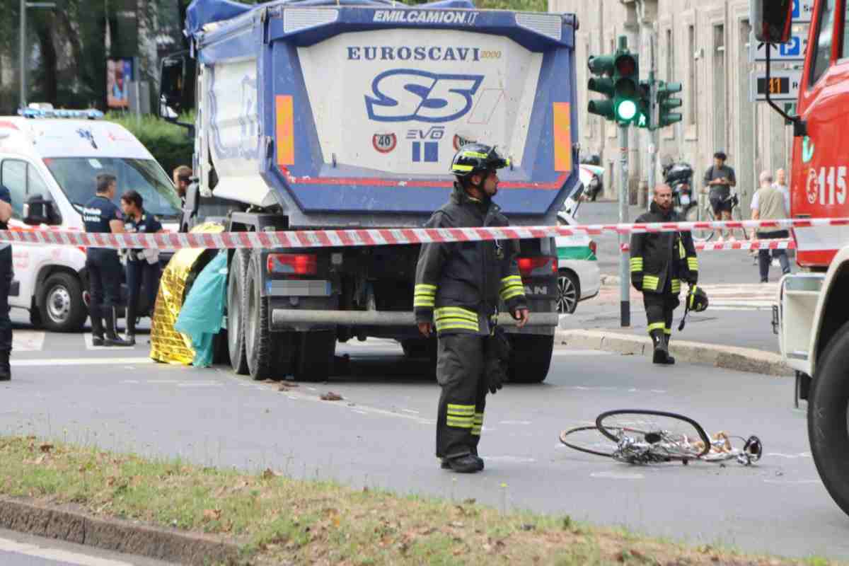 Incidente tra camion e bicicletta: muore un ciclista