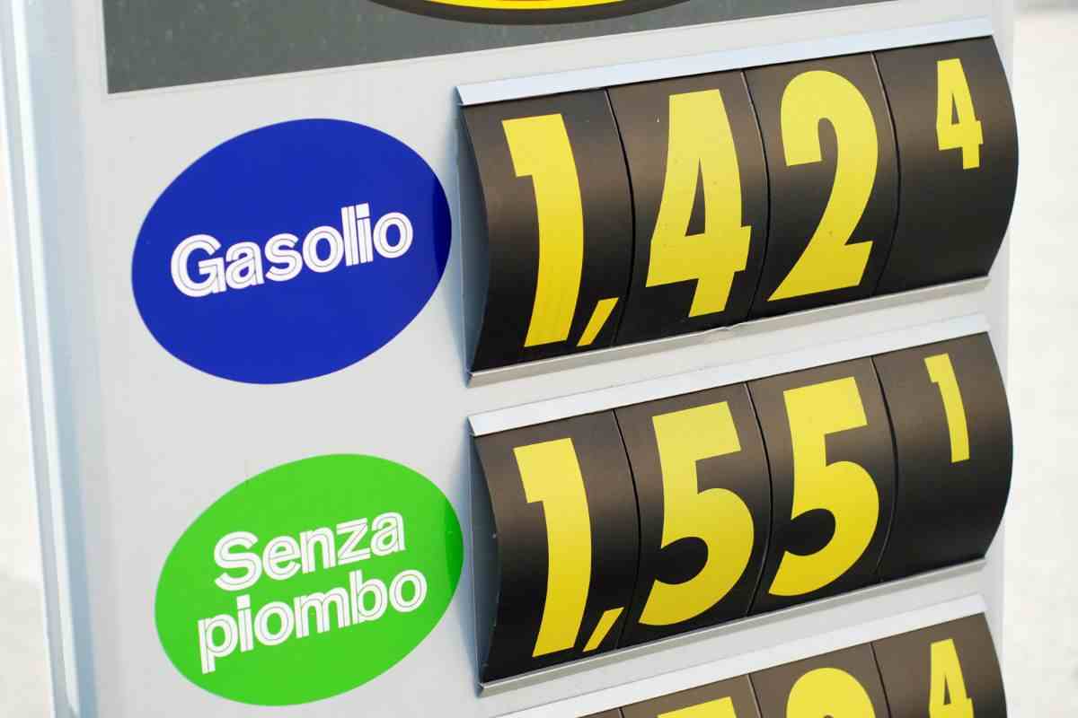 nuovo aumento benzina in arrivo