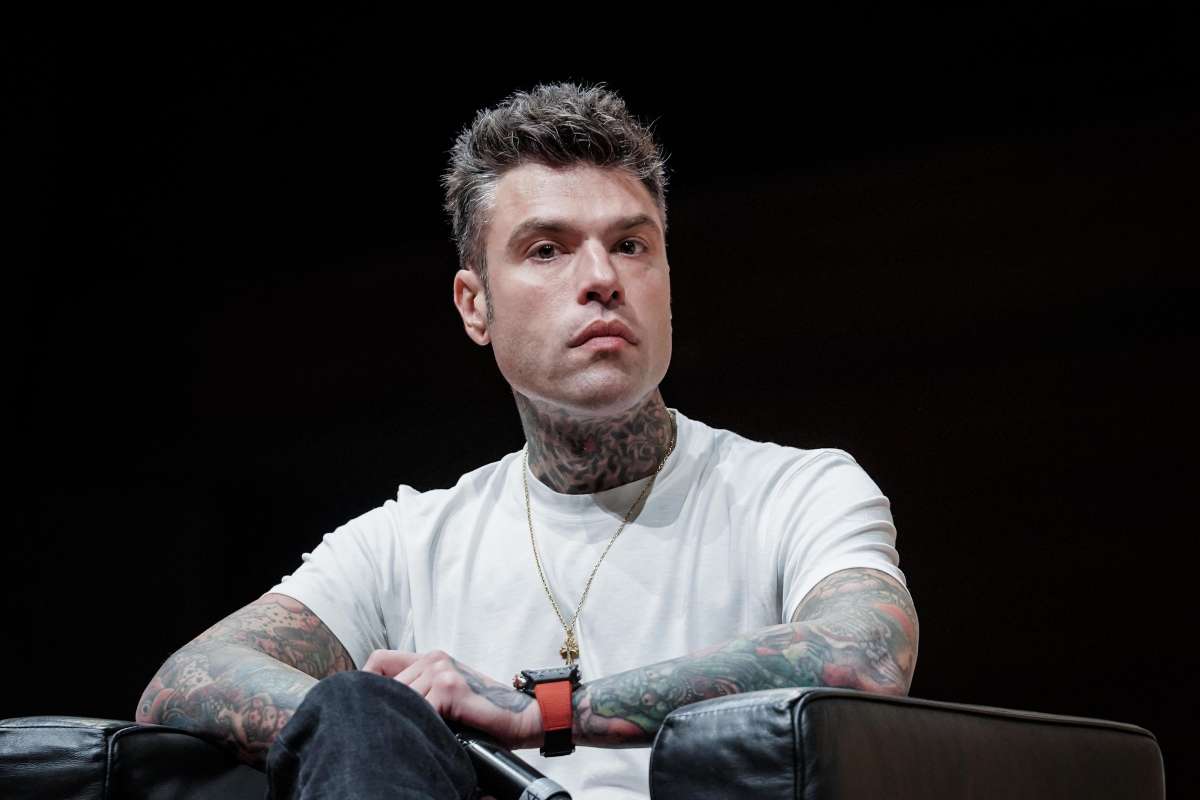 Fedez bacia 