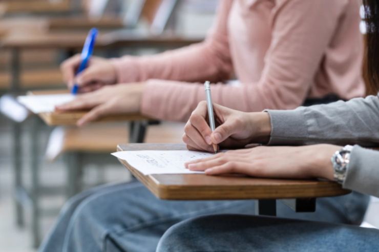 sostegno famiglie, i bonus legati alla scuola