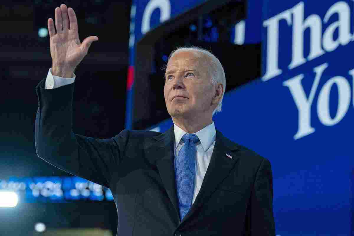 Elezioni Usa, Biden commosso alla Convention di Chicago: “Kamala preserverà la democrazia”