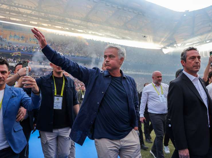 Mourinho e le difficoltà con il Fenerbahce