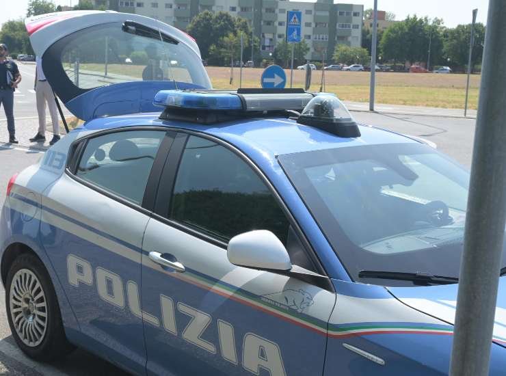 Bambina trovata morta in casa