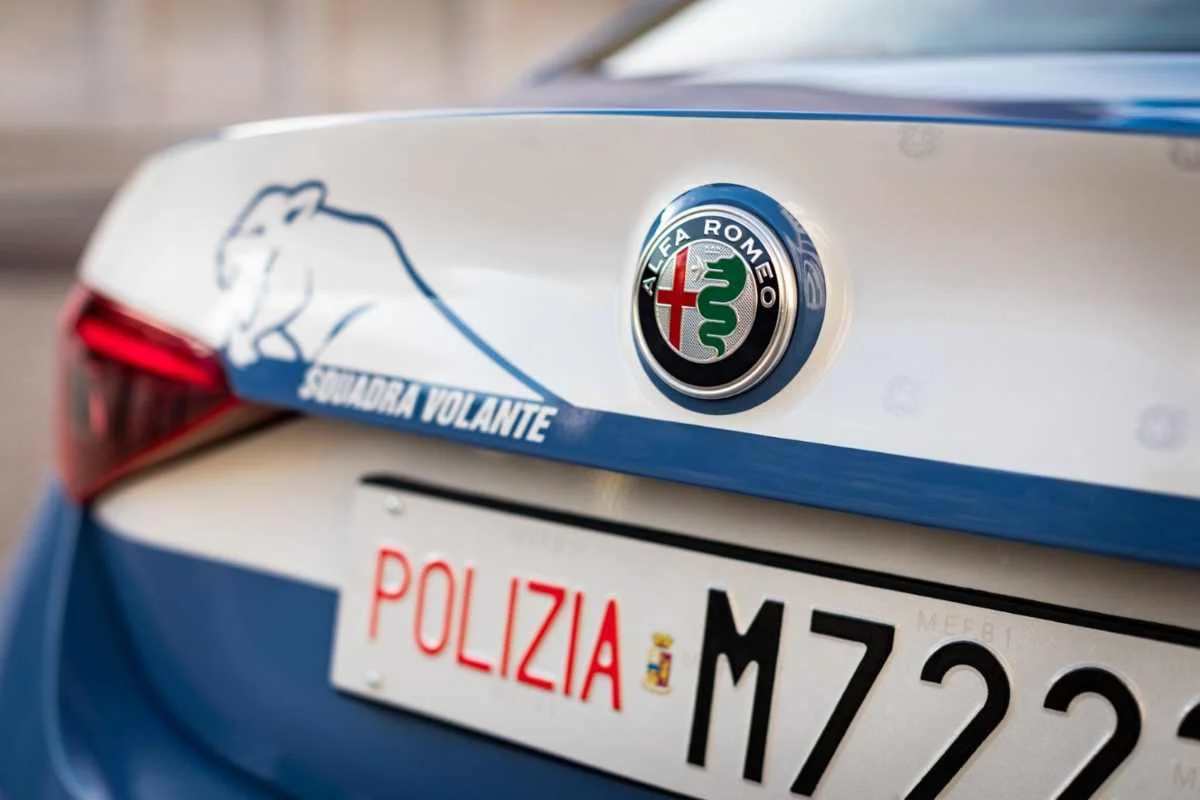 Denuncia molestie, arrestato