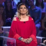 Romina Power indossa abiti ampi