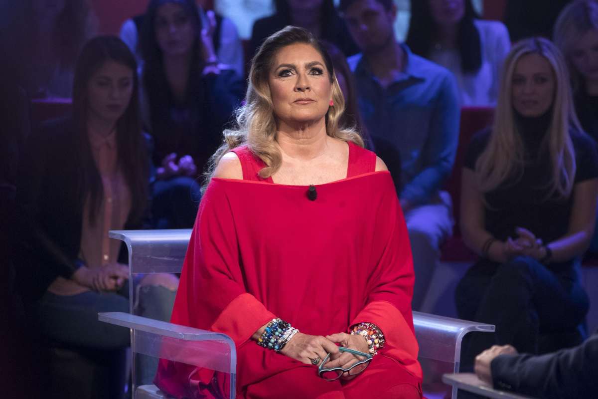 Romina Power indossa abiti ampi