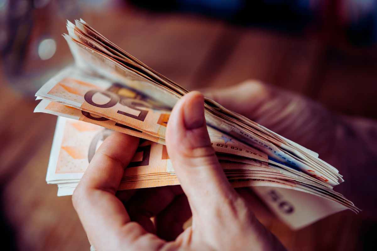 Arriva il bonus 300 euro: non è mensile