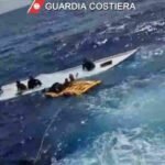 Lampedusa, si capovolge barcone carico di migranti: 21 dispersi tra cui 3 bambini