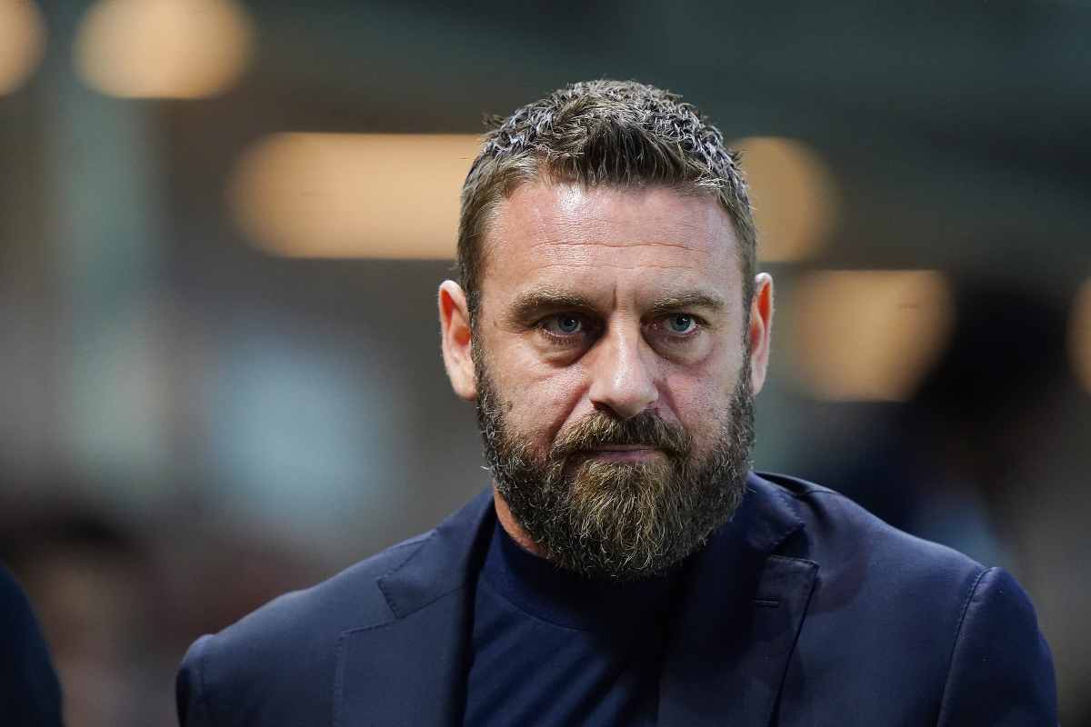 De Rossi esonerato