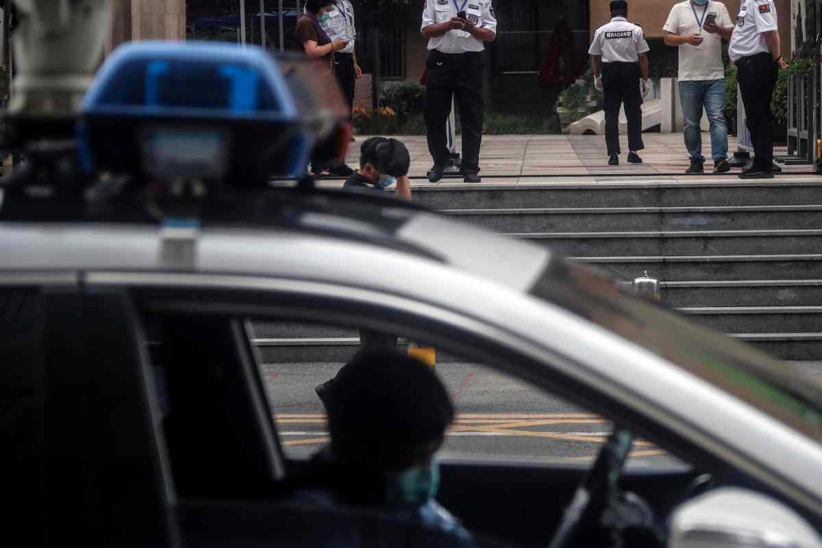 Scuolabus contro studenti in Cina