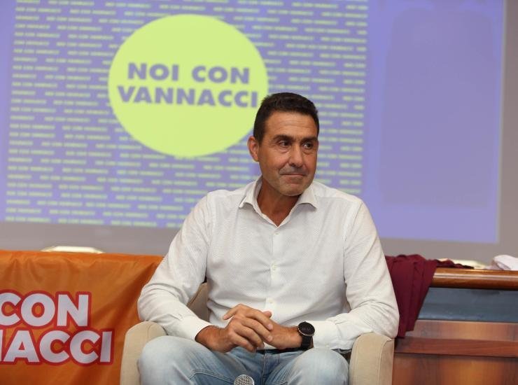 Vannacci non chiude ad un nuovo partito