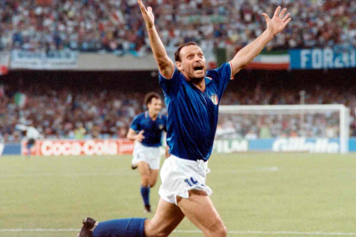 Addio a Totò Schillaci, l’eroe di Italia 90: si è spento per sempre quello sguardo che fece innamorare gli italiani