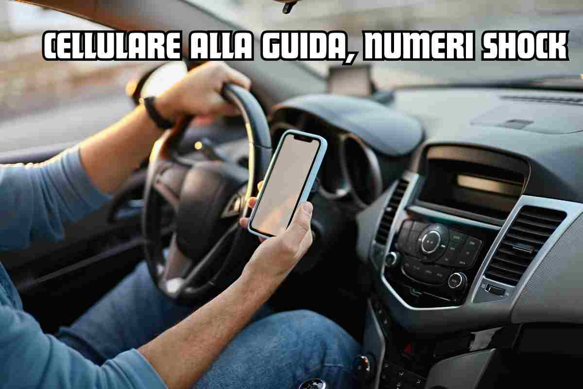 Incoscienza in auto: le persone che guidano col cellulare in costante e pericoloso aumento