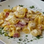 Morta dopo aver mangiato un piatto di tortellini in un ristorante italiano all’estero