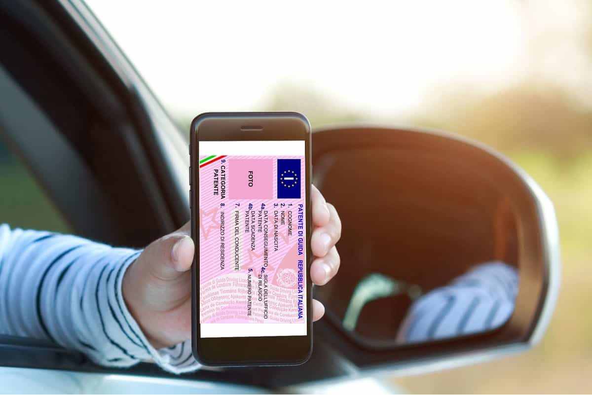 Da domani il via alla patente digitale: ecco l’errore che non dobbiamo commettere