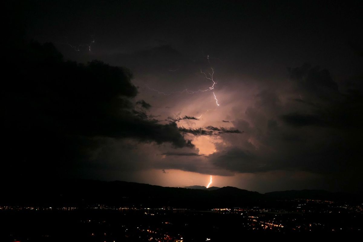 Meteo, in arrivo nuovi temporali: scatta l'allerta in più regioni