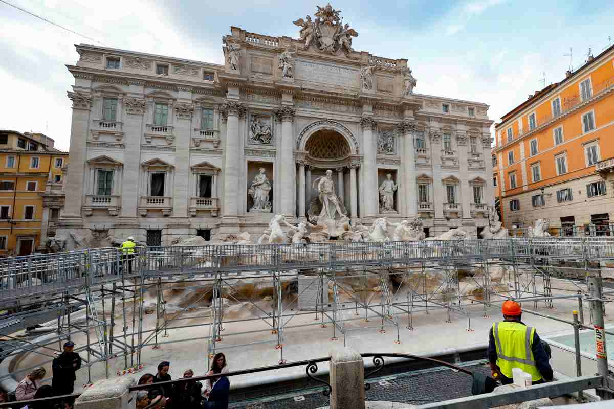 La nuova Fontana di Trevi divide Roma: le proteste dei commercianti [VIDEO]