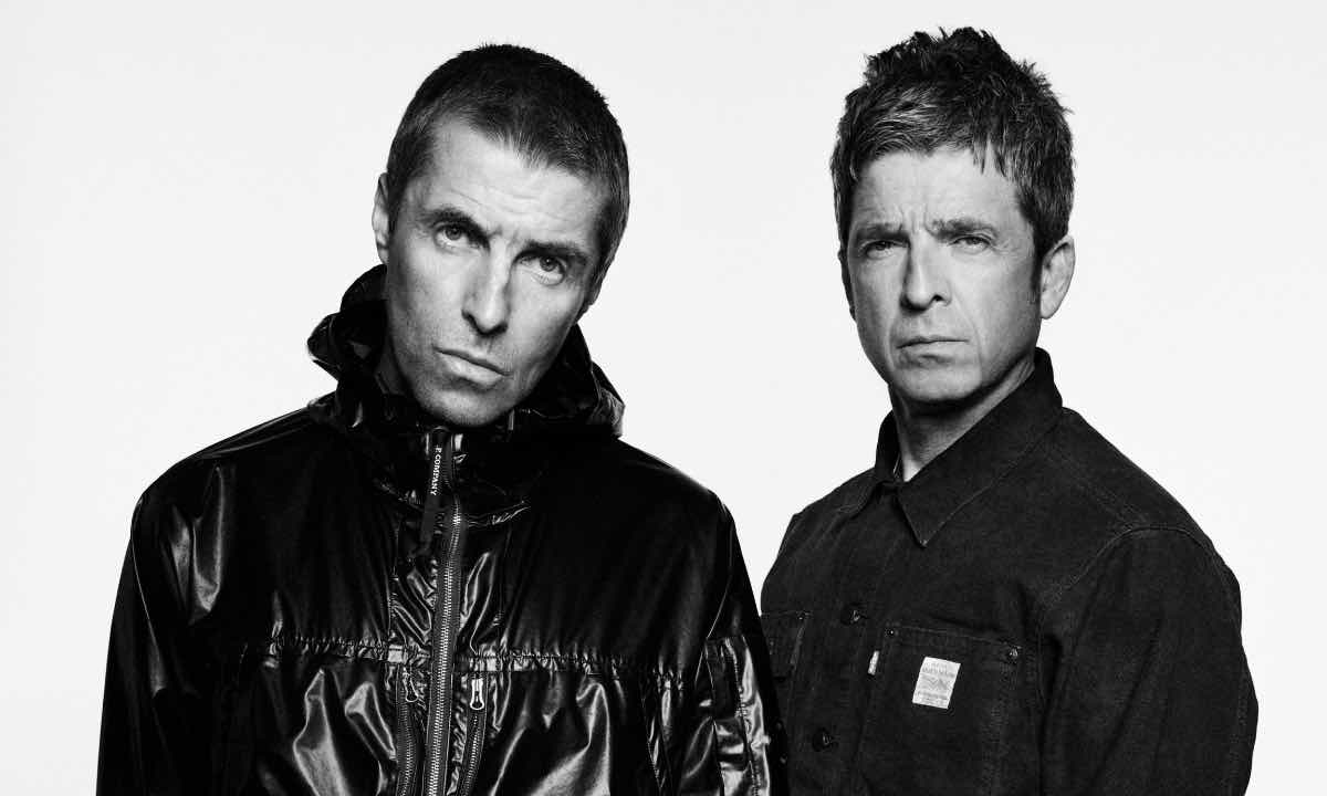 Oasis, non c’è pace: spunta la clausola anti litigio per salvare la reunion. Concerti a rischio