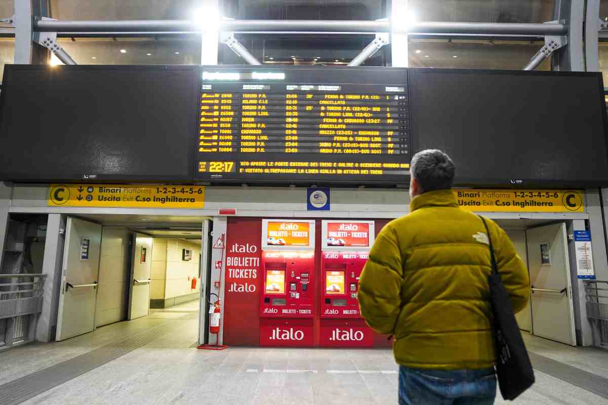 Sciopero treni, giornata da incubo: disagi per i passeggeri