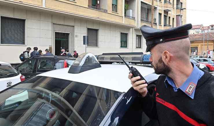 Le mani della 13enne hanno i segni dei colpi dell'ex