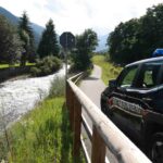 Trovato senza vestiti morto nel fiume