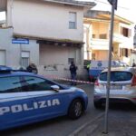 13enne presa a calci e pugni in mezzo alla strada