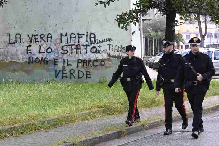 Maxi sgombero al Parco Verde di Caivano