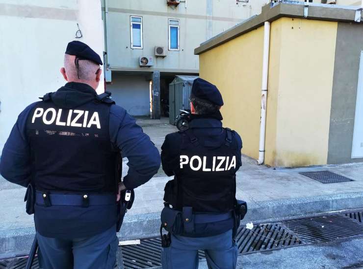 Agenti polizia