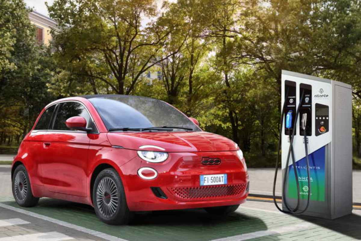 Auto elettriche, crollano le vendite: i motivi di un flop annunciato