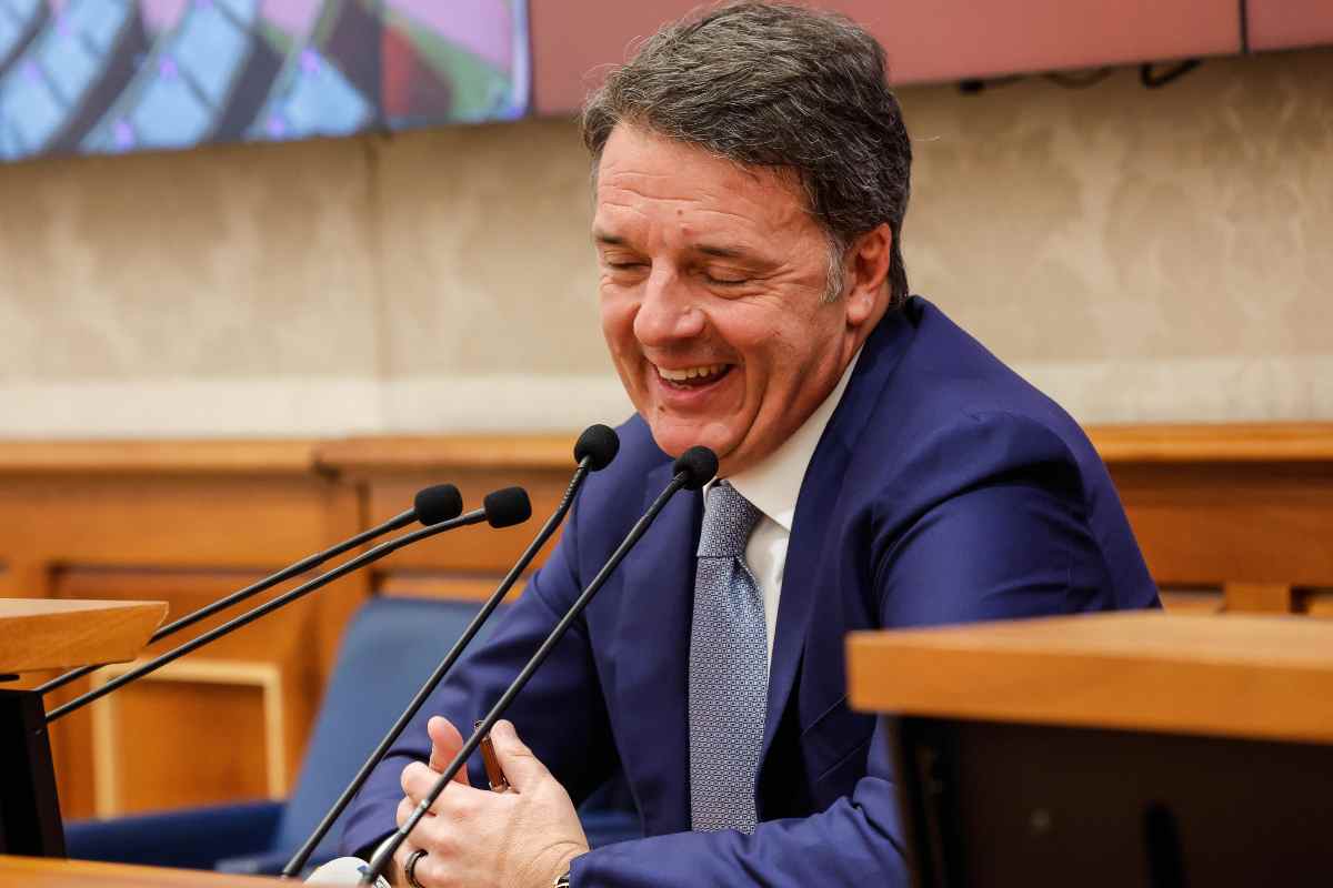 Matteo Renzi nella Sala Nassirya del Senato 