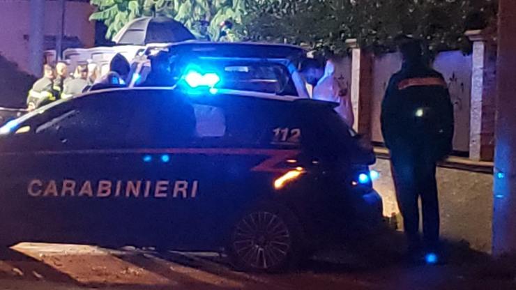 Coppia di coniugi trovata senza vita in casa