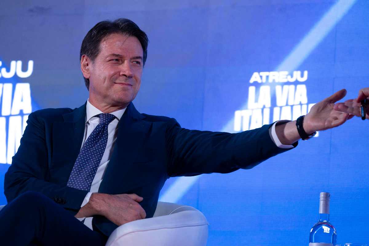 Conte ad Atreju tra fischi e timidi applausi: “Io di sinistra? Meglio progressista…”