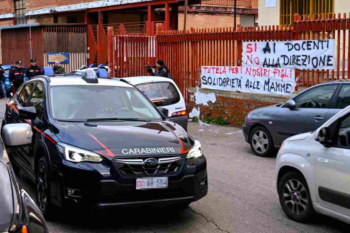 Castellammare: professoressa arrestata per violenza sessuale, cosa succedeva nella saletta degli orrori