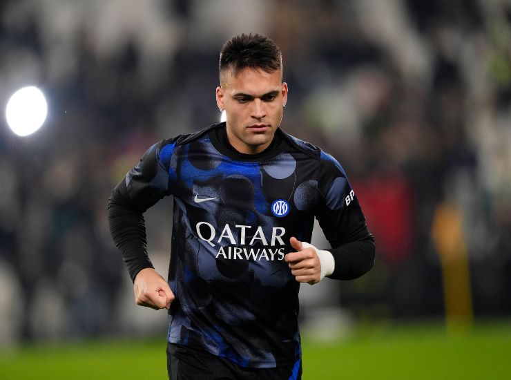 Lautaro durante un riscaldamento