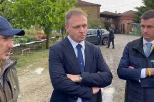 Roma, scippo sventato dalla scorta del ministro Lollobrigida