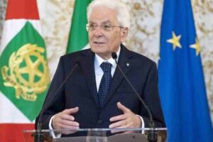 Mattarella sotto attacco